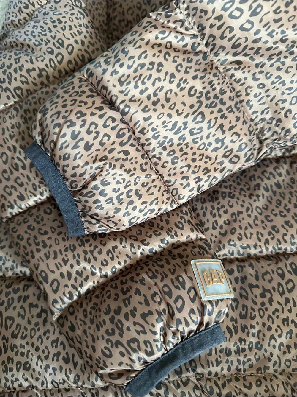 GAP baby Leopard Hooded Puffer Sz 5 kids/ toddler